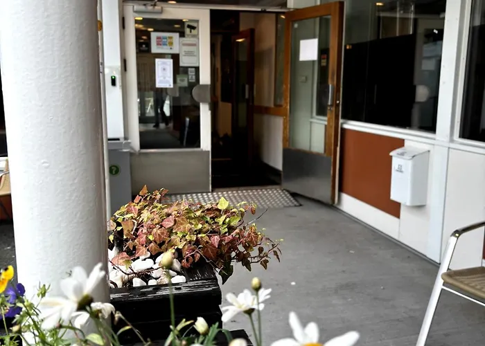 モンタナ ホステル *