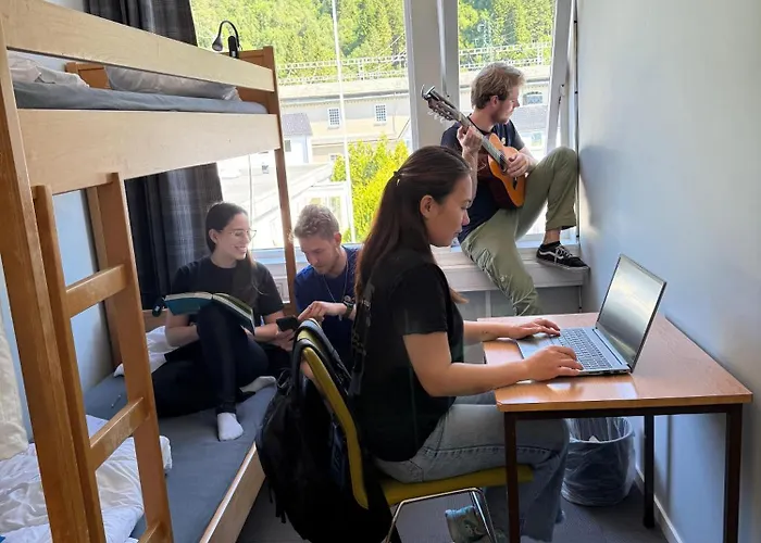 モンタナ ホステル