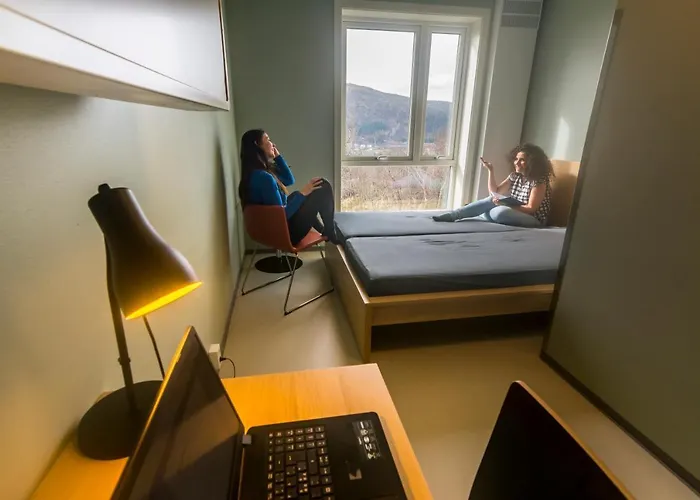 Montana Hostel Μπέργκεν